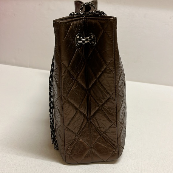 CHANEL Bronze Distressed Calfskin Bag - Picture 7 of 17